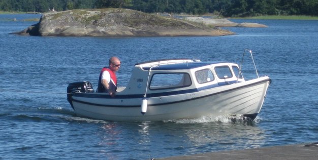 Passbåten Liten - Gräsö Kanotcentral - Rävsten